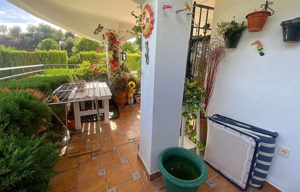 2 makuuhuone Huoneisto myytävänä paikassa Benalmadena mukana uima-altaan - 310 000 € (Ref: 9400075)