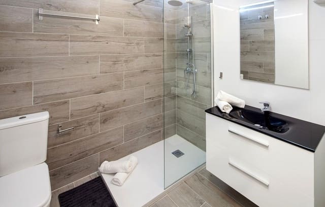 7 soveværelse Lejlighed til salg i Benalmadena Costa, Benalmádena med garage - € 1.295.000 (Ref: 9430822)