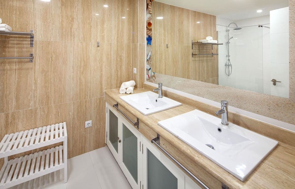 7 bedroom Apartment for sale in Benalmadena Costa with garage - € 1,295,000 (Ref: 9430822)