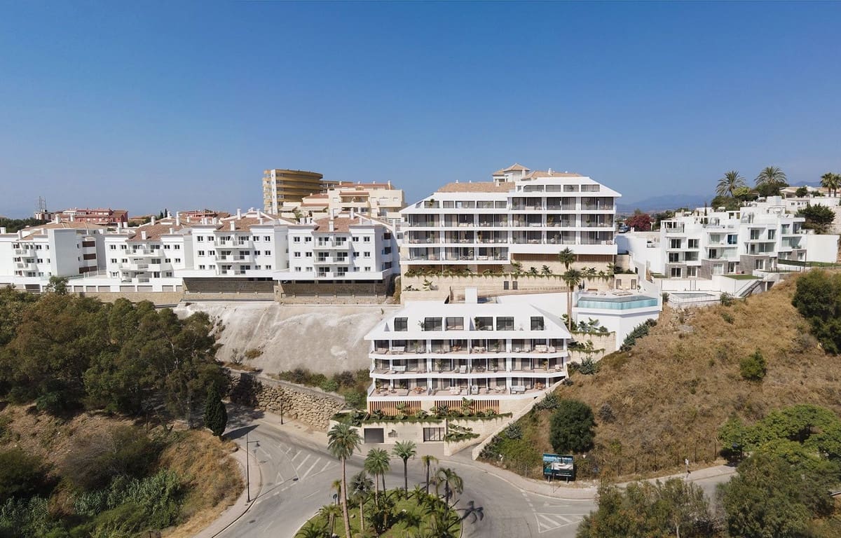 Apartamento de 2 habitaciones en Fuengirola en venta con piscina garaje - 430.000 € (Ref: 9460654)