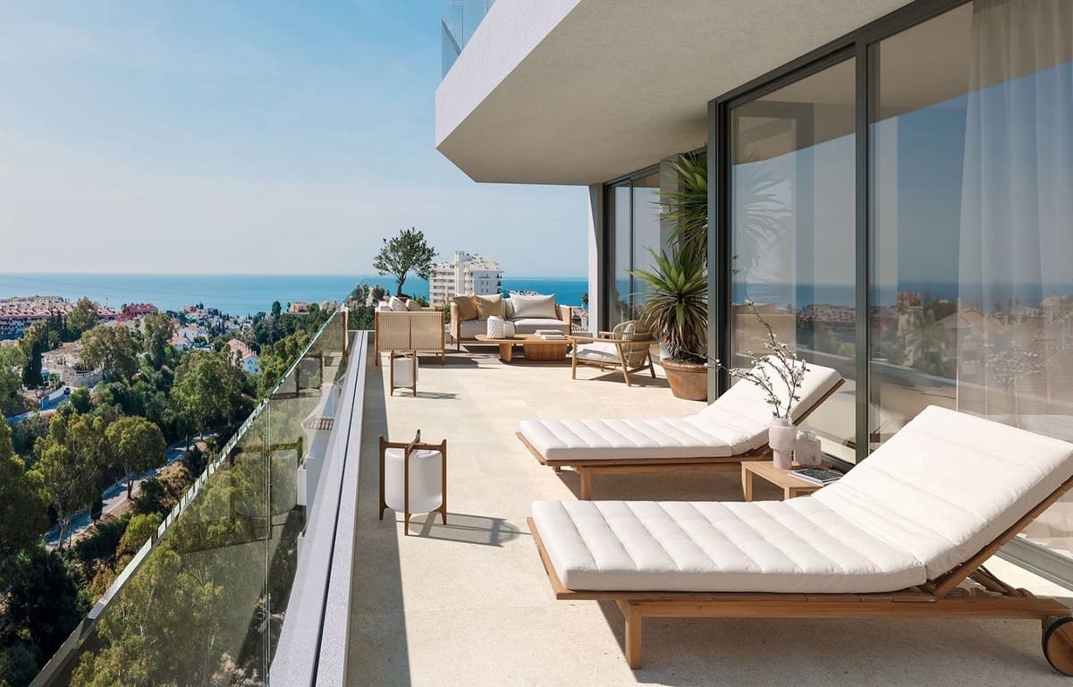 2 bedroom Apartment for sale in Fuengirola with pool garage - € 429,000 (Ref: 9460654)