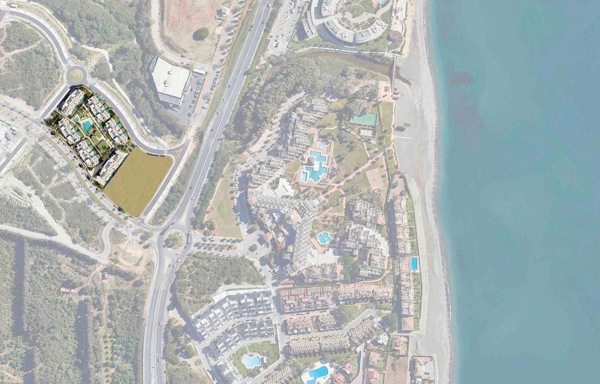 2 bedroom Apartment for sale in Estepona with pool garage - € 519,000 (Ref: 9462947)