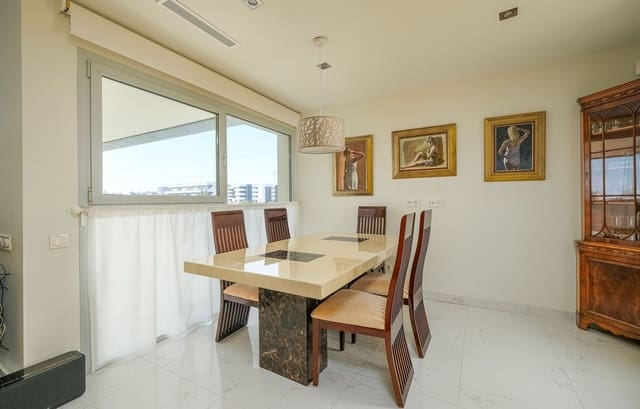 3 bedroom Penthouse for sale in Fuengirola with pool garage - € 1,098,000 (Ref: 9485439)