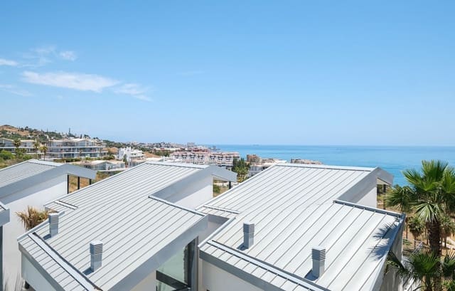 3 bedroom Penthouse for sale in Fuengirola with pool garage - € 1,098,000 (Ref: 9485439)