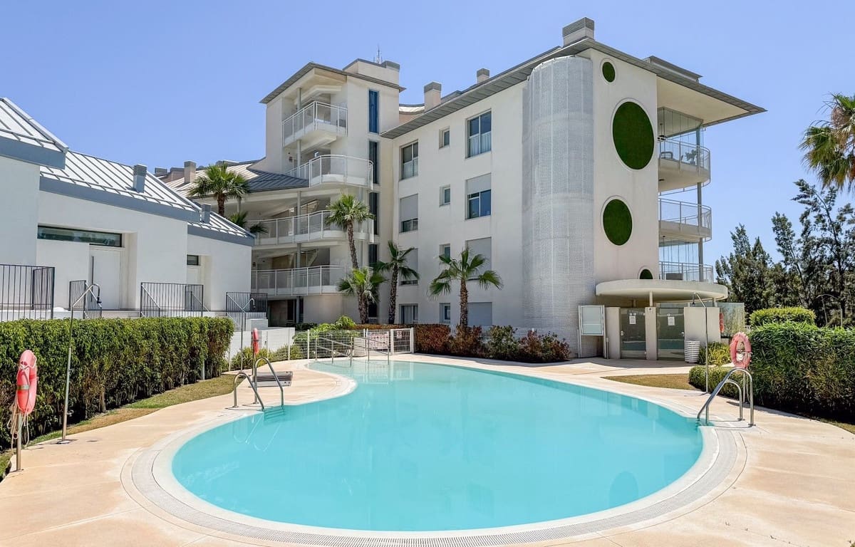 3 slaapkamer Penthouse te koop in Fuengirola met zwembad garage - € 1.098.000 (Ref: 9485439)