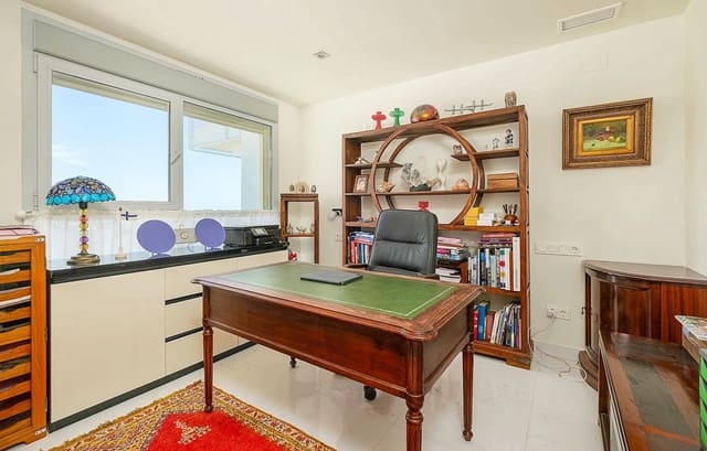 3 slaapkamer Penthouse te koop in Fuengirola met zwembad garage - € 1.098.000 (Ref: 9485439)