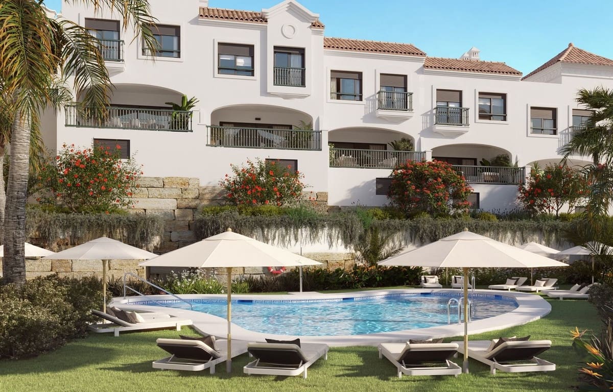 3 bedroom Townhouse for sale in Estepona with pool garage - € 556,226 (Ref: 9528818)