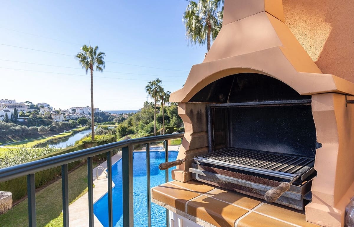 1 bedroom Apartment for sale in Riviera del Sol with pool garage - € 289,000 (Ref: 9534461)