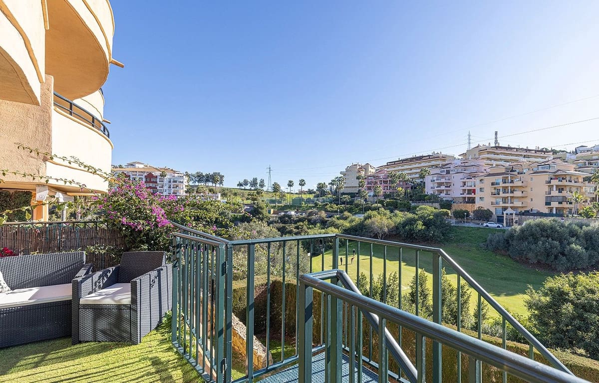 1 bedroom Apartment for sale in Riviera del Sol with pool garage - € 289,000 (Ref: 9534461)
