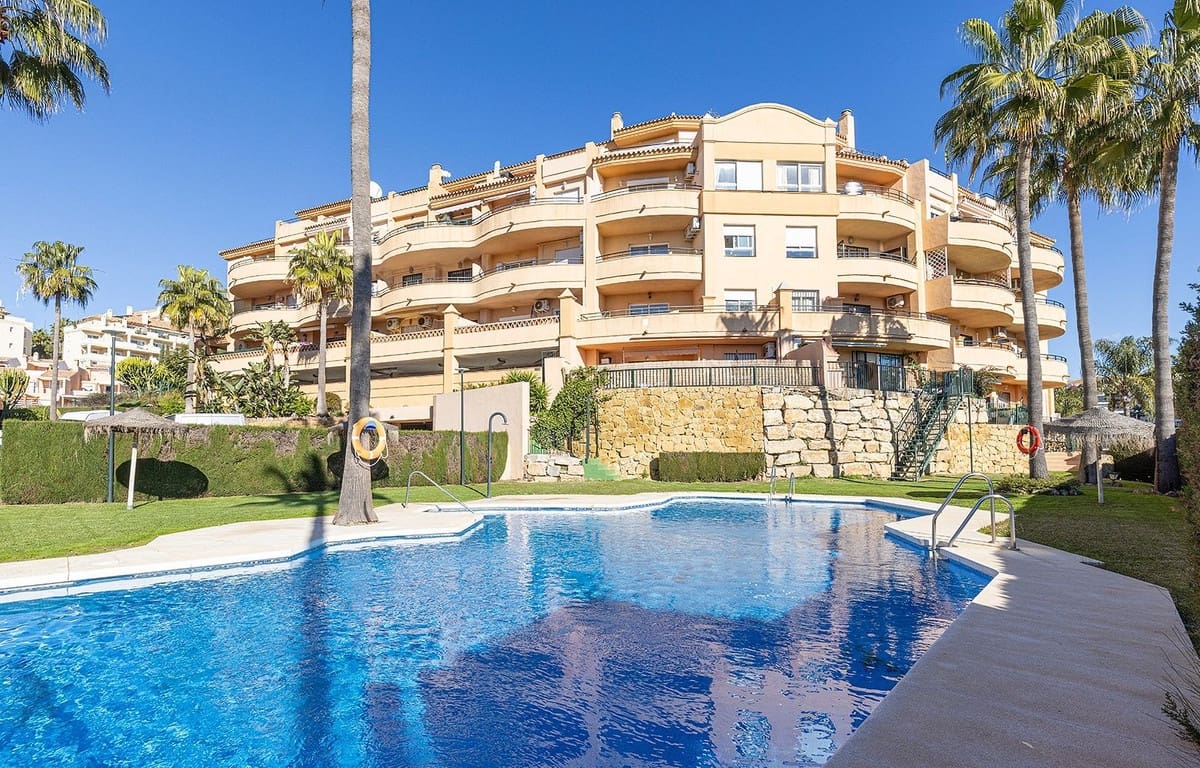 1 bedroom Apartment for sale in Riviera del Sol with pool garage - € 289,000 (Ref: 9534461)