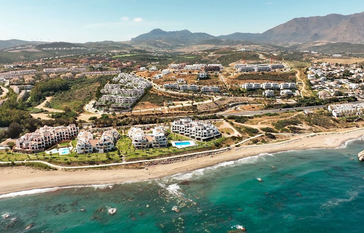 3 sypialnia Penthouse na sprzedaż w Bahia de Casares z basenem garażem - 720 000 € (Ref: 9549977)