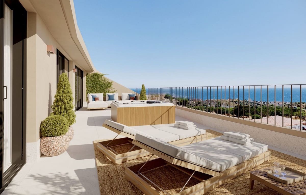 Apartamento de 2 habitaciones en Fuengirola en venta con piscina garaje - 449.000 € (Ref: 9550111)