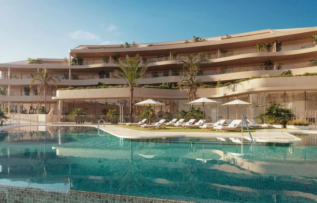Apartamento de 2 habitaciones en Fuengirola en venta con piscina garaje - 449.000 € (Ref: 9550111)