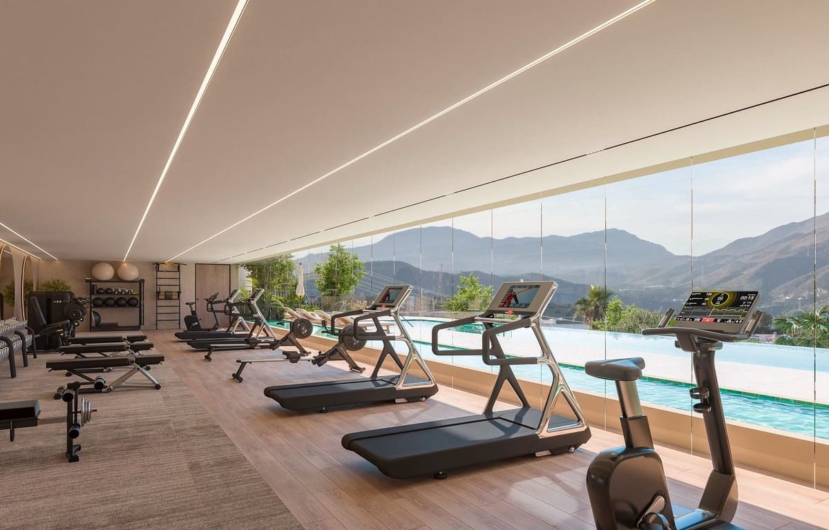 Apartamento de 2 habitaciones en Estepona en venta con piscina garaje - 570.000 € (Ref: 9558983)