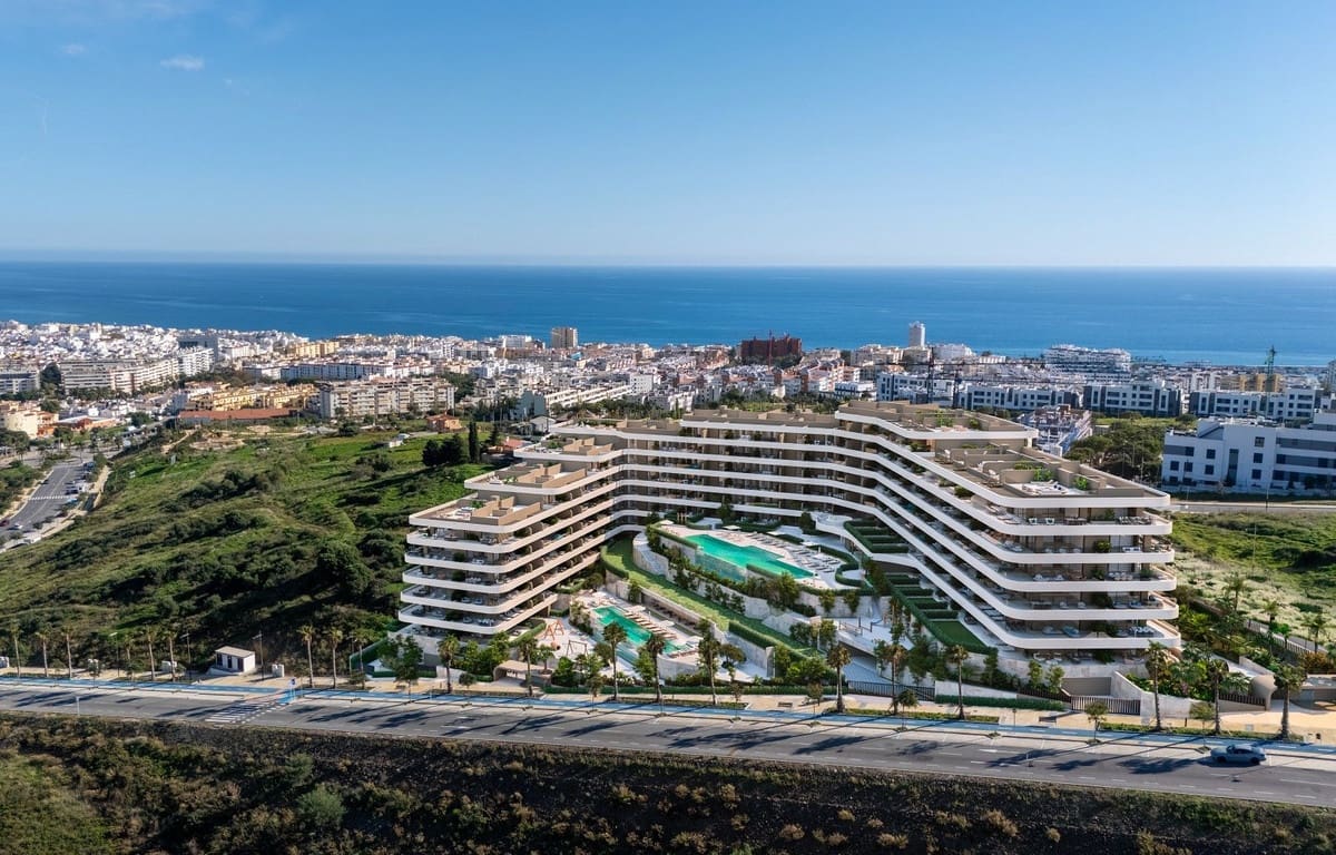 2 makuuhuone Huoneisto myytävänä paikassa Estepona mukana uima-altaan 
autotalli - 570 000 € (Ref: 9558983)
