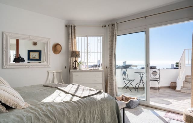 Casa de 3 habitaciones en Calahonda, Mijas en venta con piscina garaje - 610.000 € (Ref: 9654228)