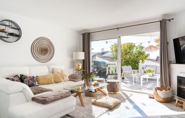 3 soverom Hus til salgs i Calahonda, Mijas med svømmebasseng garasje - € 590 000 (Ref: 9654228)