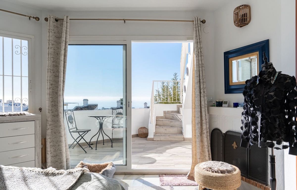 3 soverom Hus til salgs i Calahonda med svømmebasseng garasje - € 590 000 (Ref: 9654228)