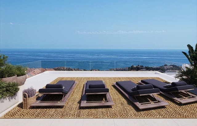 4 soveværelse Semi-Rækkehus til salg i La Cala de Mijas, Mijas med swimmingpool garage - € 1.200.000 (Ref: 9709177)