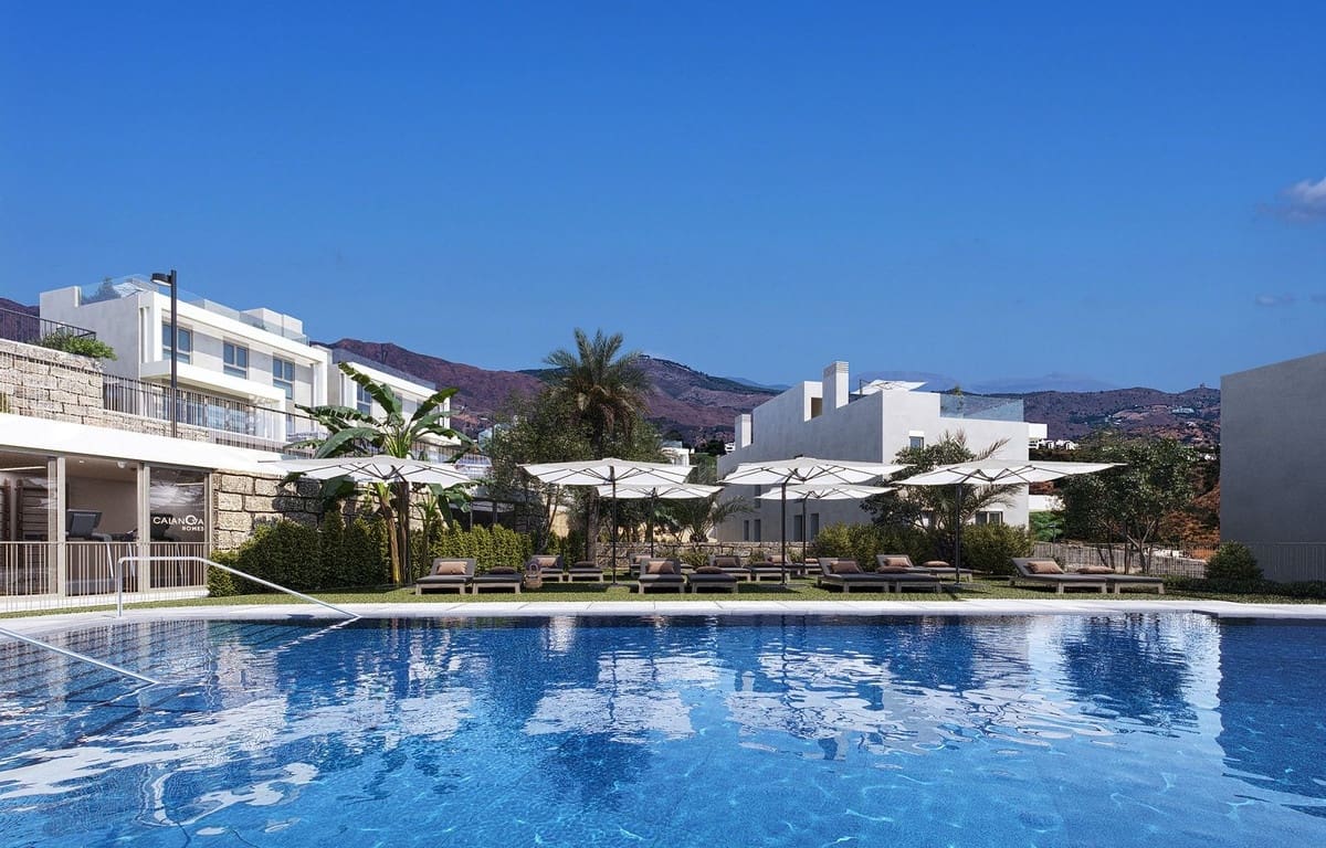 4 bedroom Semi-detached Villa for sale in La Cala de Mijas with pool garage - € 990,000 (Ref: 9709177)