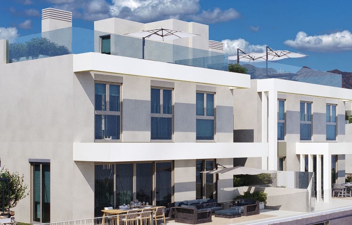 4 bedroom Semi-detached Villa for sale in La Cala de Mijas with pool garage - € 990,000 (Ref: 9709177)