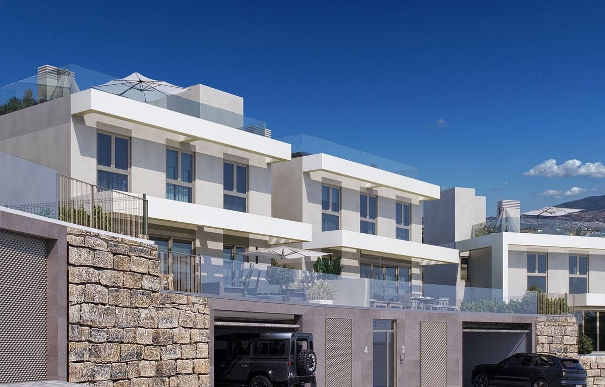 4 bedroom Semi-detached Villa for sale in La Cala de Mijas with pool garage - € 990,000 (Ref: 9709177)