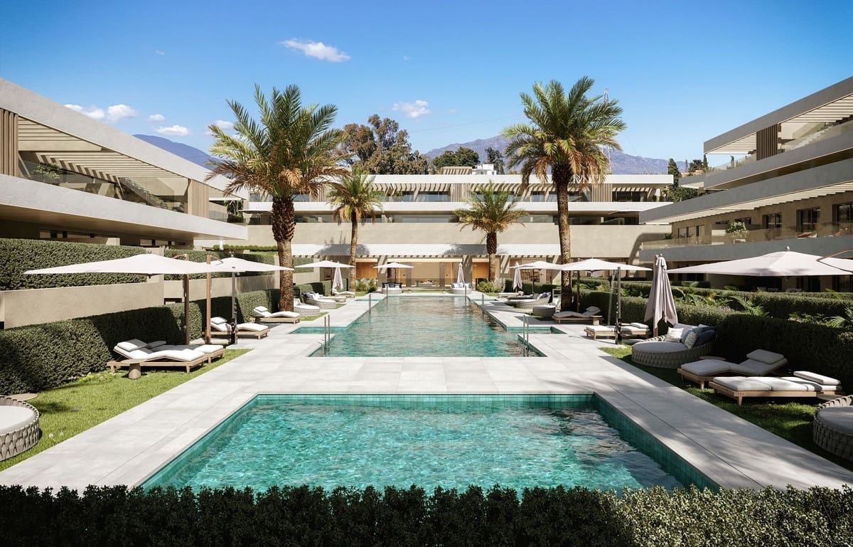 2 quarto Apartamento para venda em Estepona com piscina garagem - 609 000 € (Ref: 9713277)