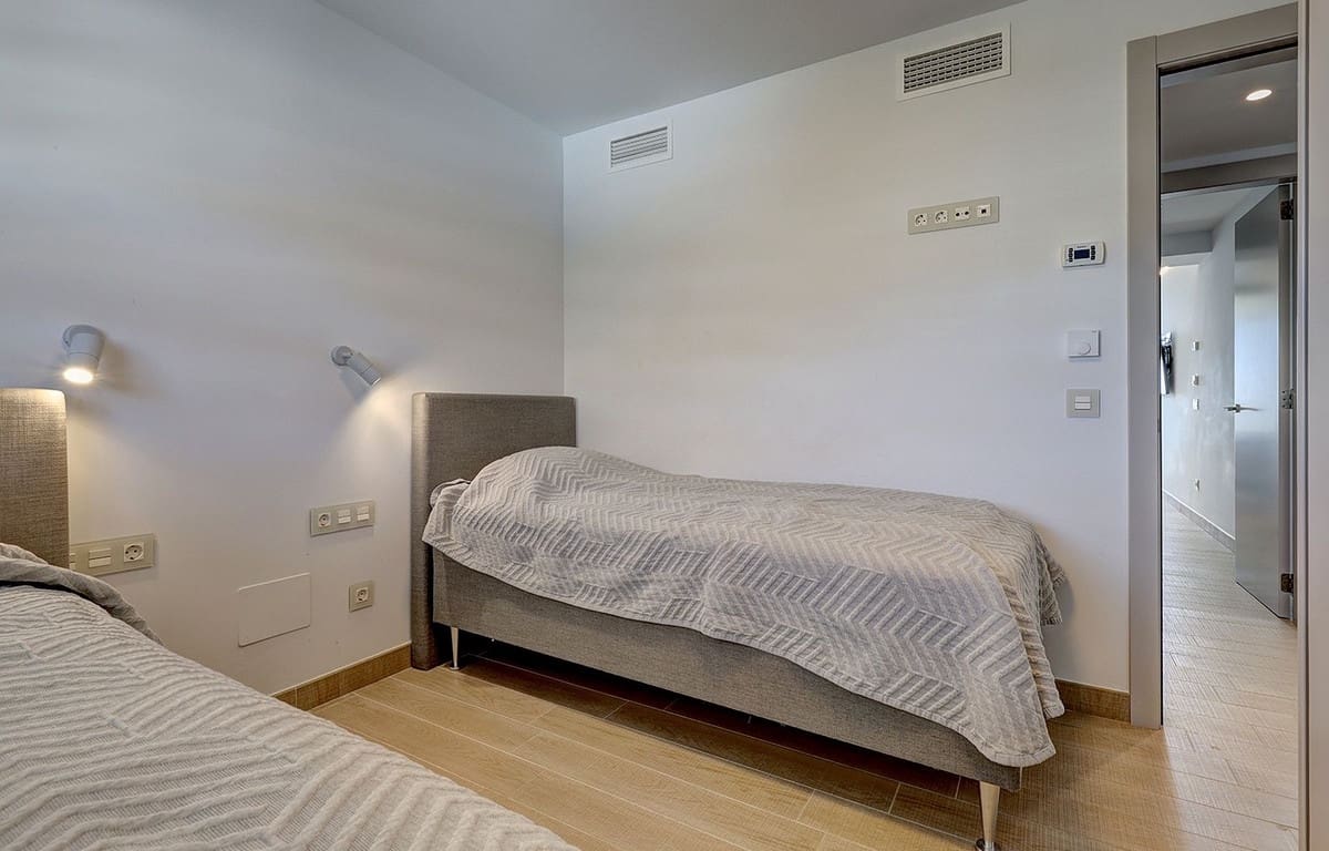 Apartamento Playa de 2 habitaciones en Fuengirola en venta con piscina garaje - 695.000 € (Ref: 9714108)