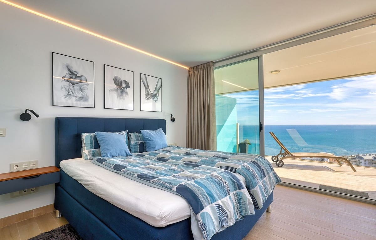 Apartamento Playa de 2 habitaciones en Fuengirola en venta con piscina garaje - 695.000 € (Ref: 9714108)