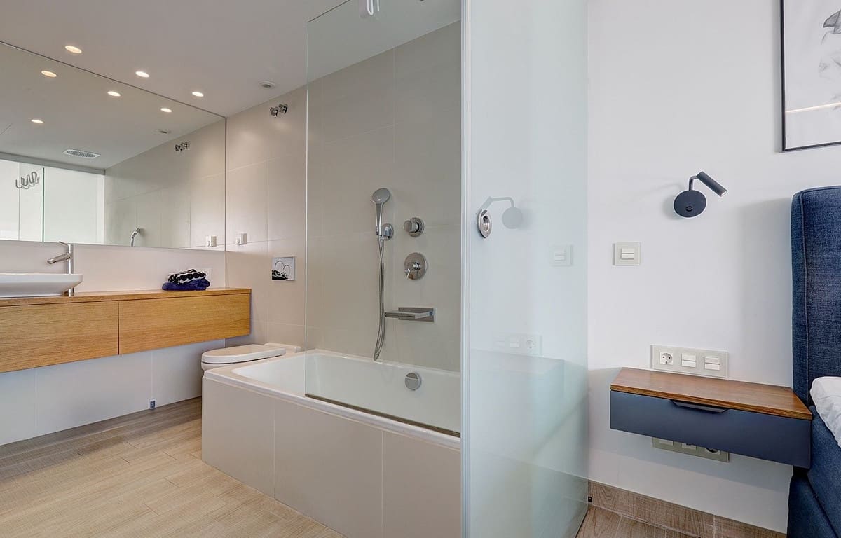 Apartamento Playa de 2 habitaciones en Fuengirola en venta con piscina garaje - 695.000 € (Ref: 9714108)