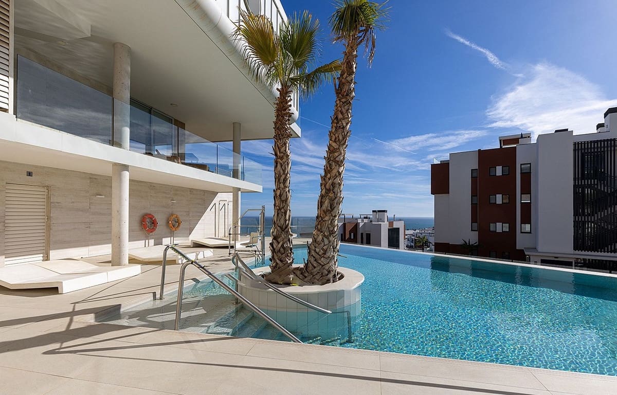 Apartamento Playa de 2 habitaciones en Fuengirola en venta con piscina garaje - 695.000 € (Ref: 9714108)