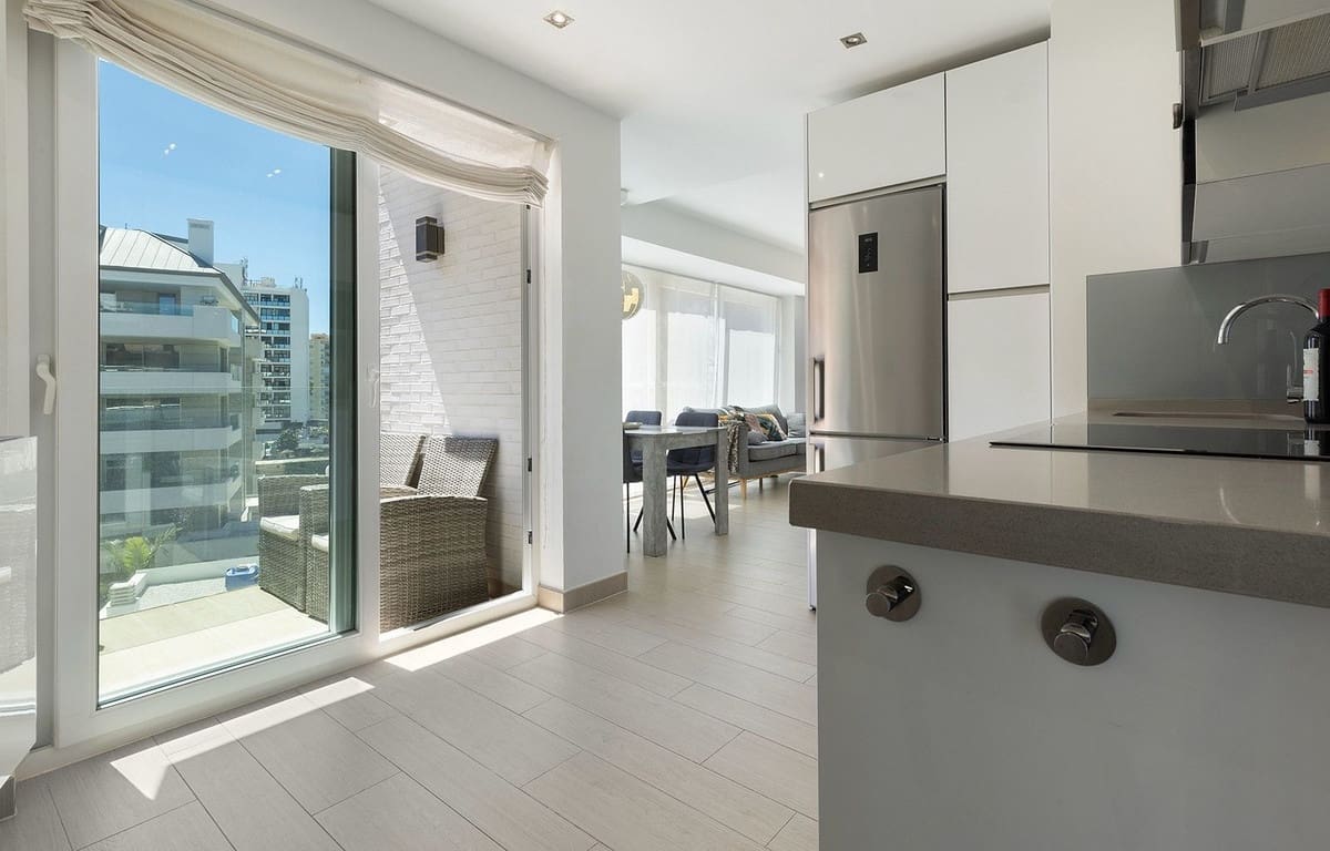 2 camera da letto Appartamento sulla Spiaggia in vendita in Benalmadena Costa con garage - 419.000 € (Rif: 9782859)