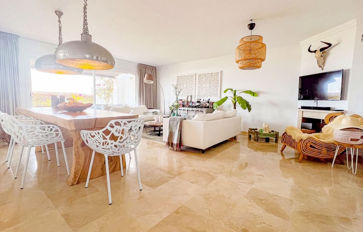 2 soverom Leilighet til salgs i La Mairena med svømmebasseng garasje - € 399 000 (Ref: 9809830)