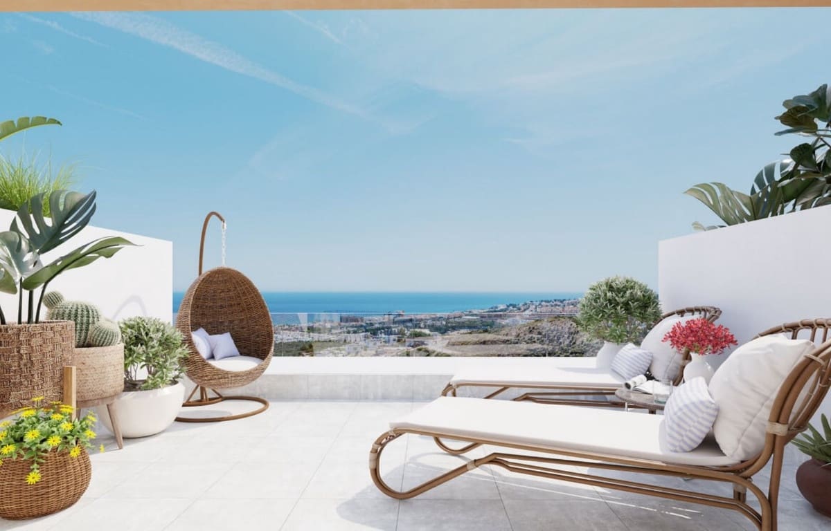 3 sypialnia Dom na sprzedaż w La Cala de Mijas z basenem garażem - 676 000 € (Ref: 9867868)