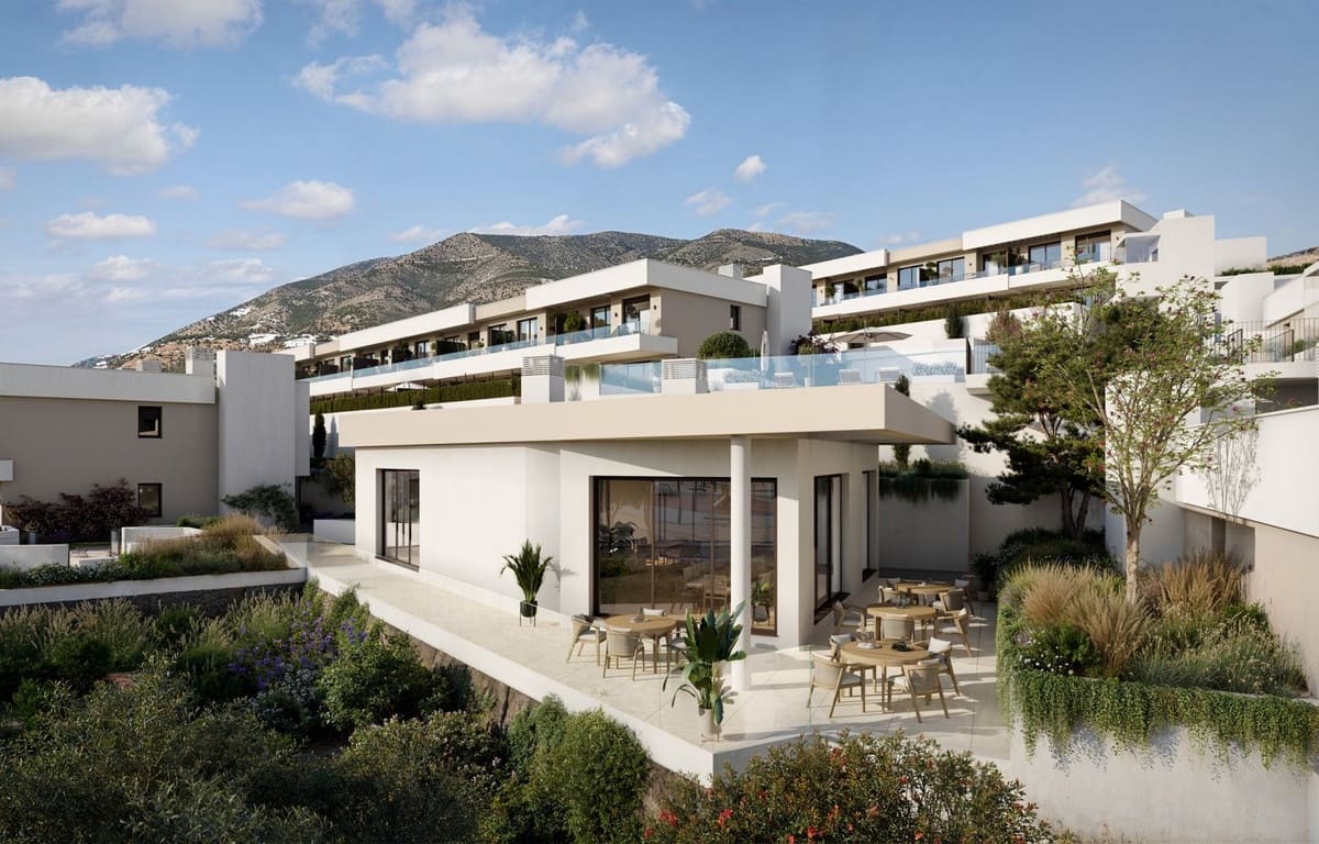 3 chambre Villa/Maison Mitoyenne à vendre à Fuengirola avec piscine garage - 995 000 € (Ref: 9882465)