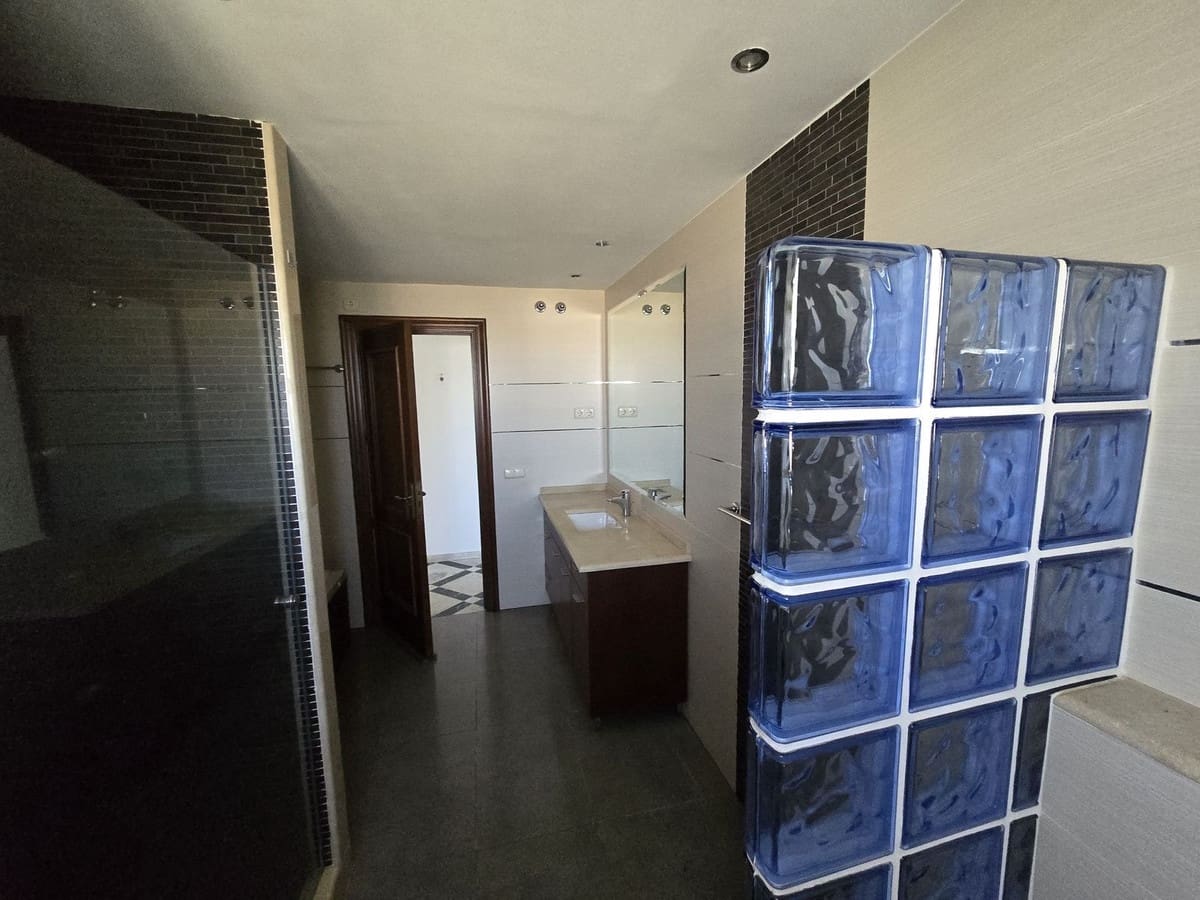 5 bedroom Villa for sale in Torrenueva with pool garage - € 1,230,000 (Ref: 10048109)
