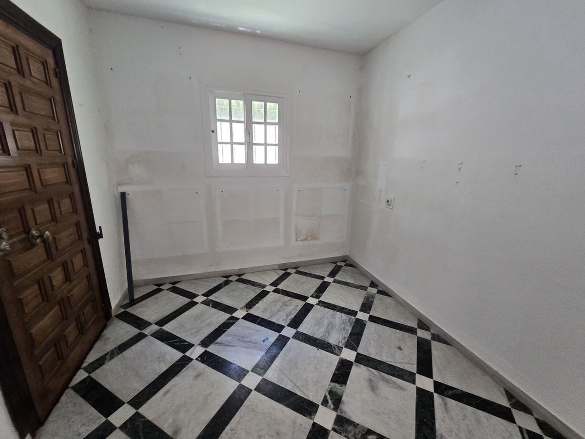5 bedroom Villa for sale in Torrenueva with pool garage - € 1,230,000 (Ref: 10048109)