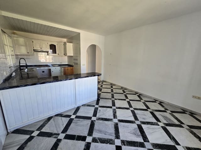 5 bedroom Villa for sale in Torrenueva, Mijas with pool garage - € 1,230,000 (Ref: 10048109)