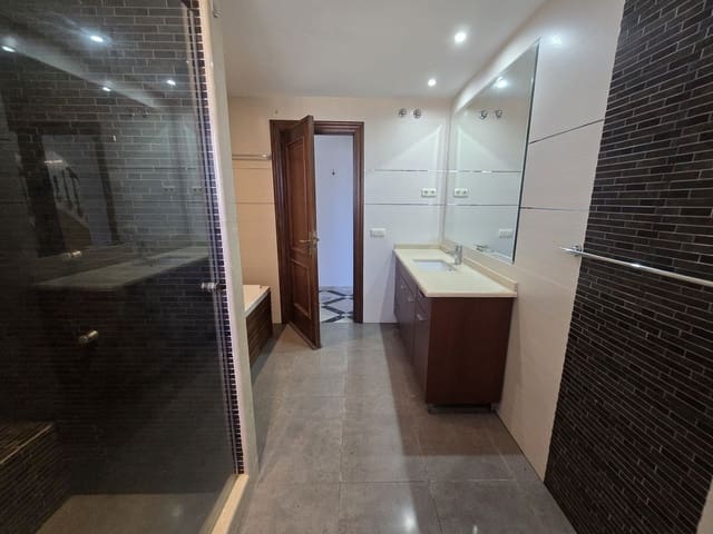 5 bedroom Villa for sale in Torrenueva, Mijas with pool garage - € 1,230,000 (Ref: 10048109)