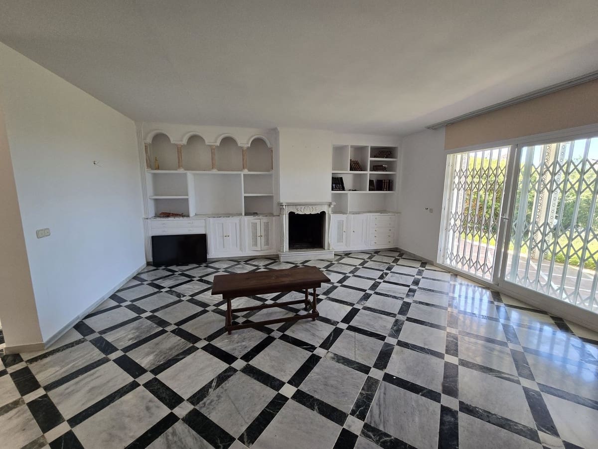 5 bedroom Villa for sale in Torrenueva with pool garage - € 1,230,000 (Ref: 10048109)