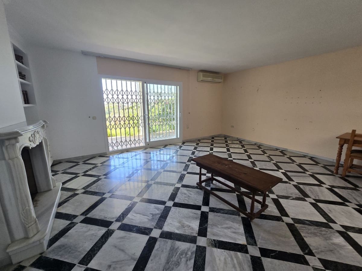 5 bedroom Villa for sale in Torrenueva with pool garage - € 1,230,000 (Ref: 10048109)