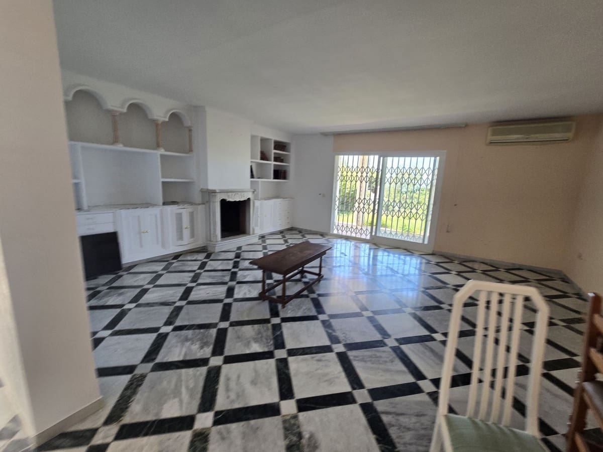 5 bedroom Villa for sale in Torrenueva with pool garage - € 1,230,000 (Ref: 10048109)