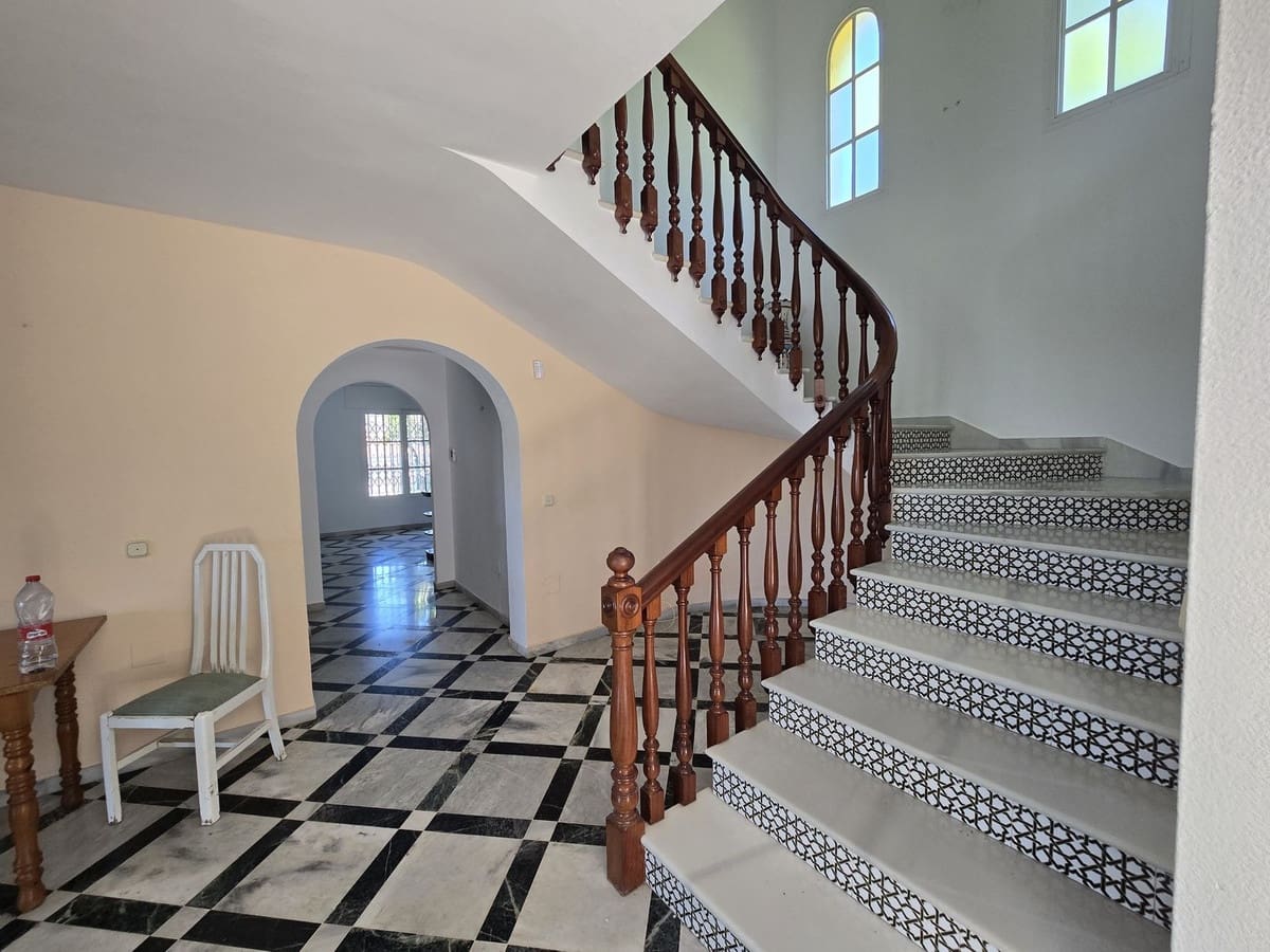 5 bedroom Villa for sale in Torrenueva with pool garage - € 1,230,000 (Ref: 10048109)