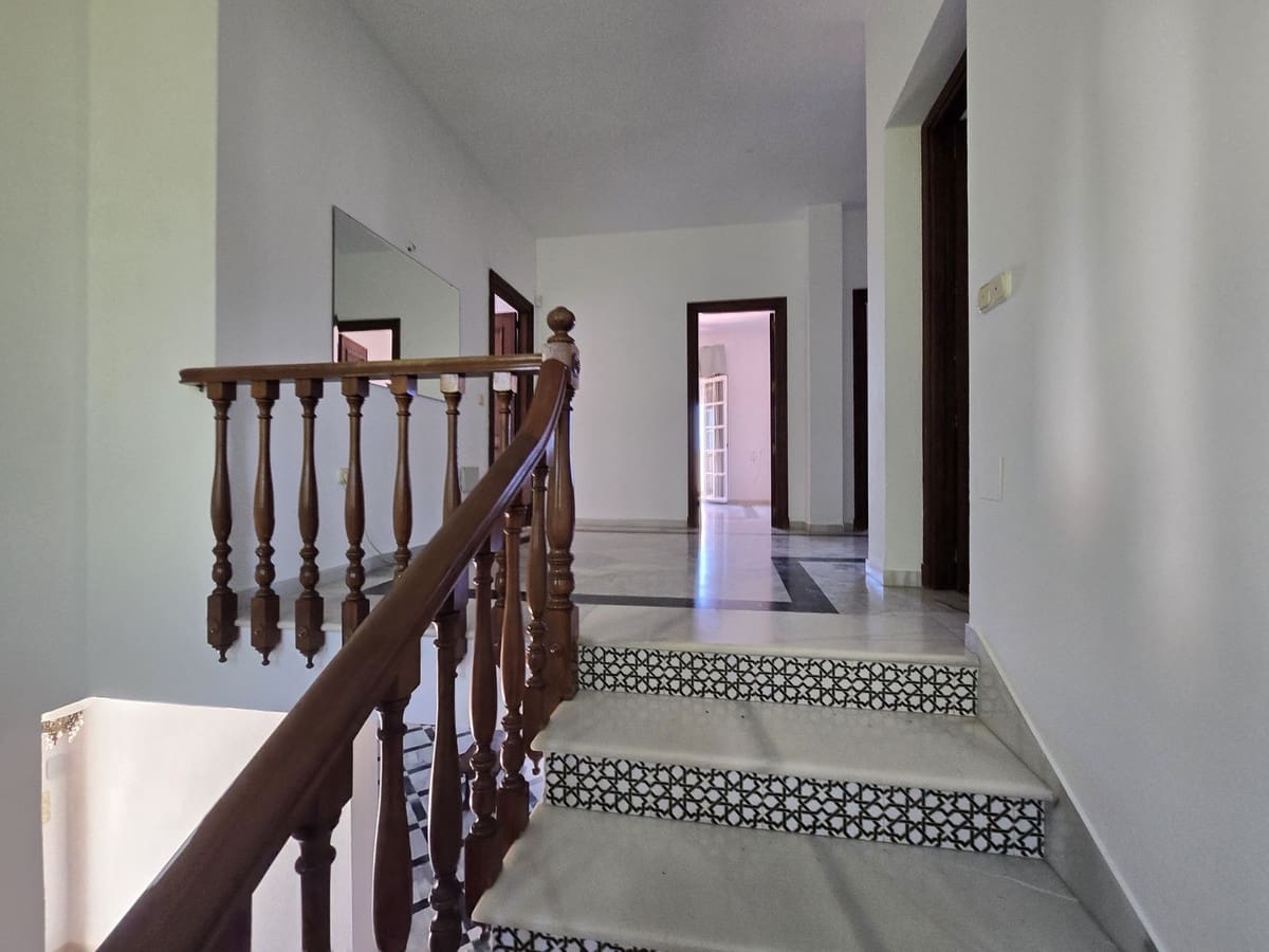 5 bedroom Villa for sale in Torrenueva with pool garage - € 1,230,000 (Ref: 10048109)