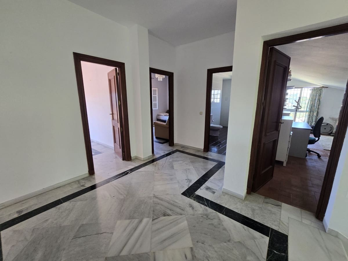 5 bedroom Villa for sale in Torrenueva with pool garage - € 1,230,000 (Ref: 10048109)
