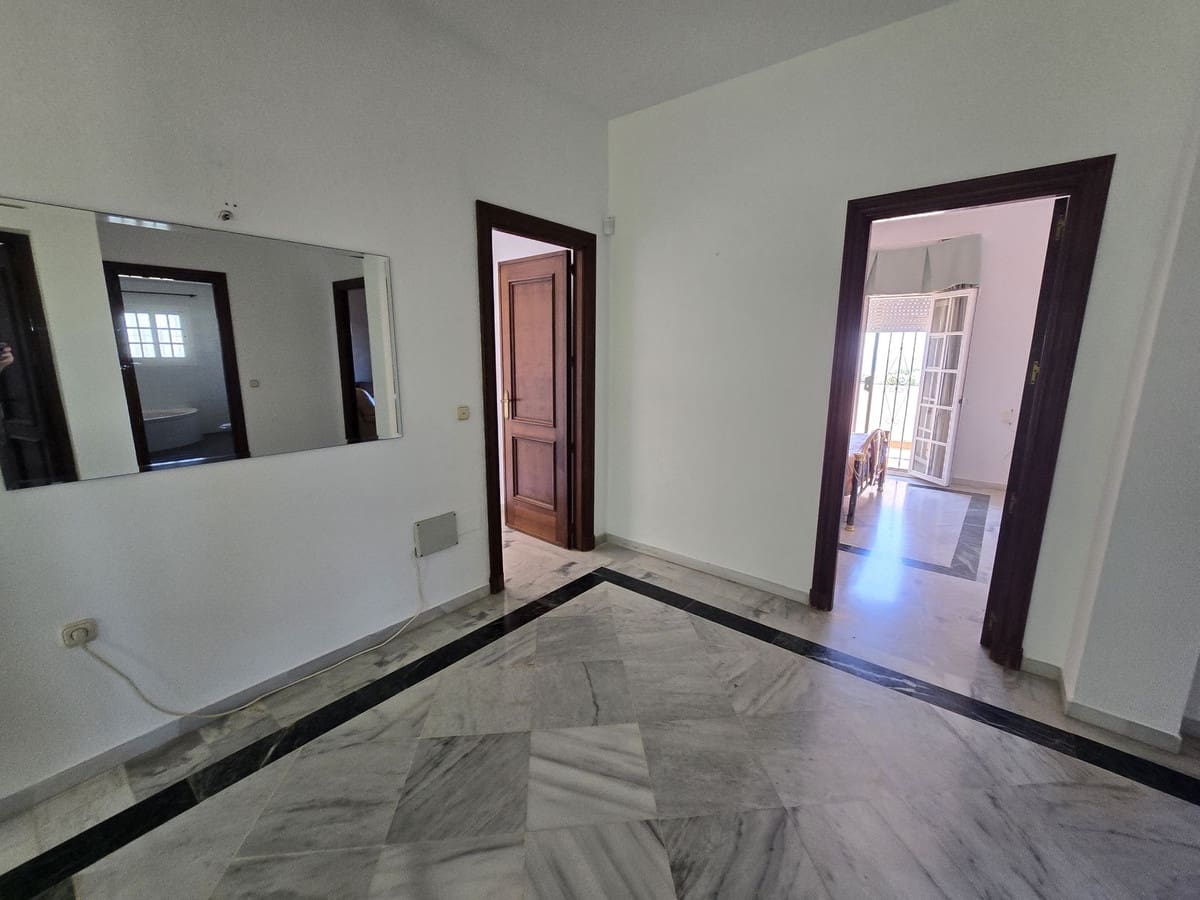 5 bedroom Villa for sale in Torrenueva with pool garage - € 1,230,000 (Ref: 10048109)