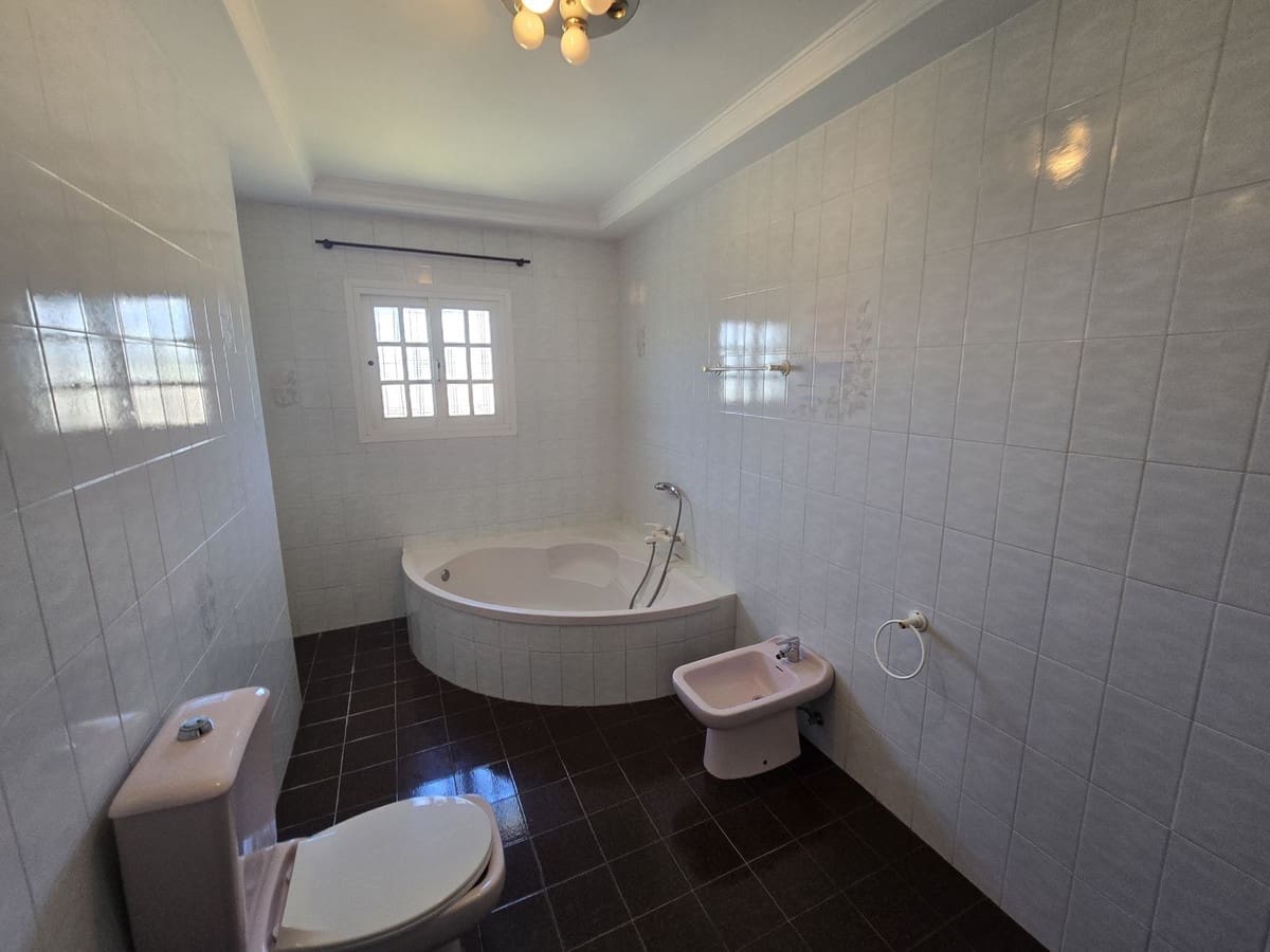 5 bedroom Villa for sale in Torrenueva with pool garage - € 1,230,000 (Ref: 10048109)