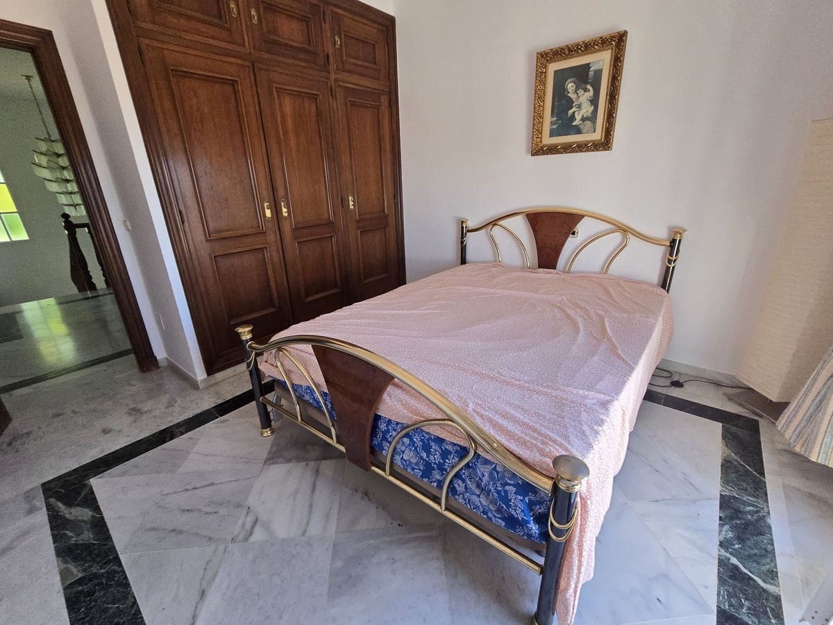 5 bedroom Villa for sale in Torrenueva with pool garage - € 1,230,000 (Ref: 10048109)