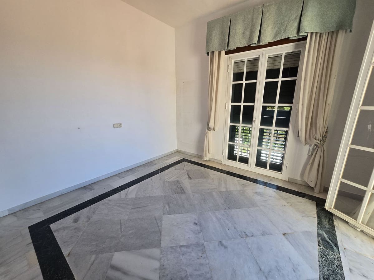 5 bedroom Villa for sale in Torrenueva with pool garage - € 1,230,000 (Ref: 10048109)