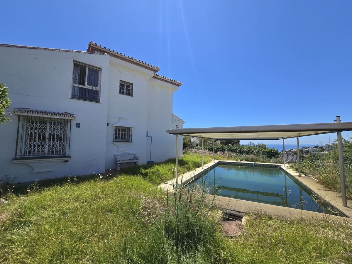 5 bedroom Villa for sale in Torrenueva with pool garage - € 1,230,000 (Ref: 10048109)
